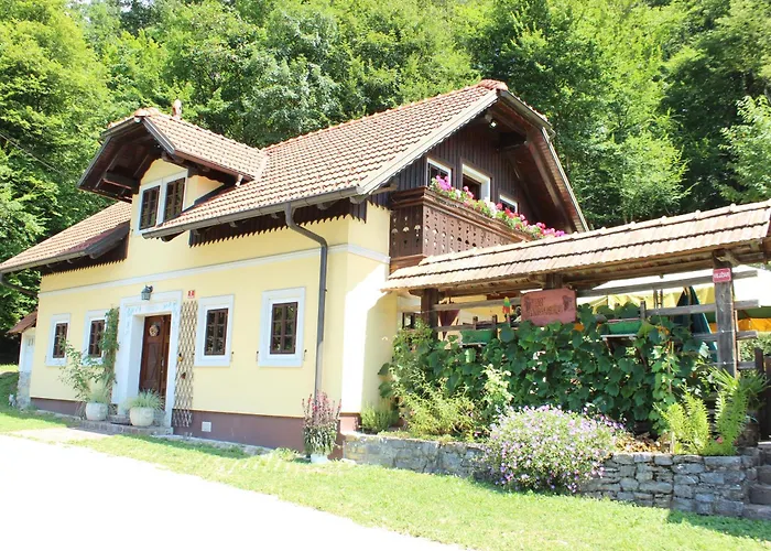 Na Gmajni Pr' Anglezu Ferienhaus *